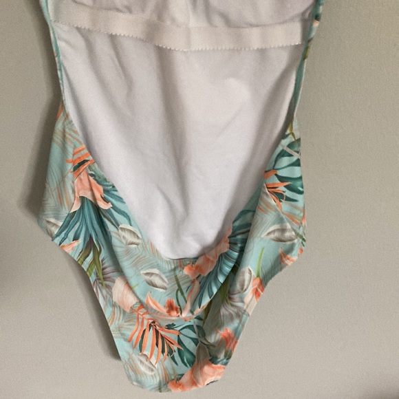 Shein one piece swimsuit - Picture 6 of 7